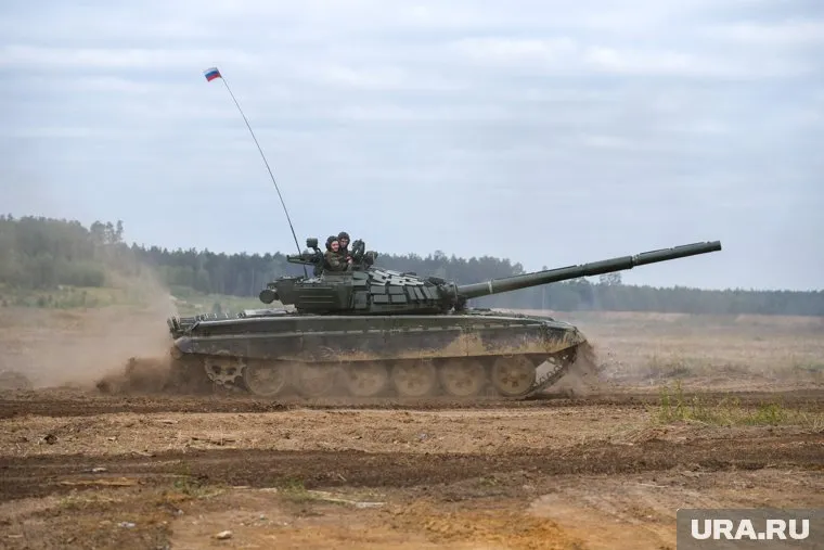 Российский танкист смог избежать плена, хитростью отвлекший своего противника