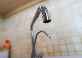 В Кургане без воды временно остались техникум, спортивная база и заправка