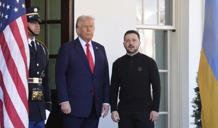 Зеленский получил в подарок от Трампа ключ от Белого дома