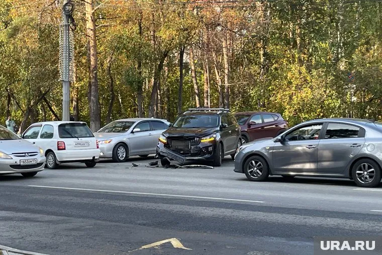 На трассе Тюмень-Каменка столкнулись четыре автомобиля