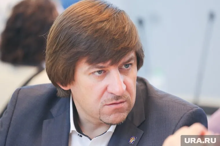 Глава Тобольска простоял 40 минут из-за ошибки в работе автобуса