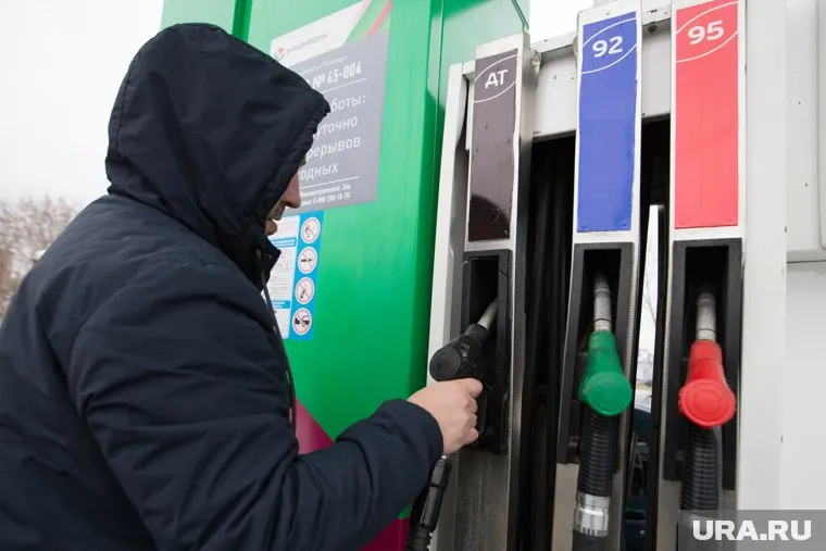 Рост потребительских цен на бензин на 0,2% и более в течение месяца зафиксирован в 21 субъекте Федерации