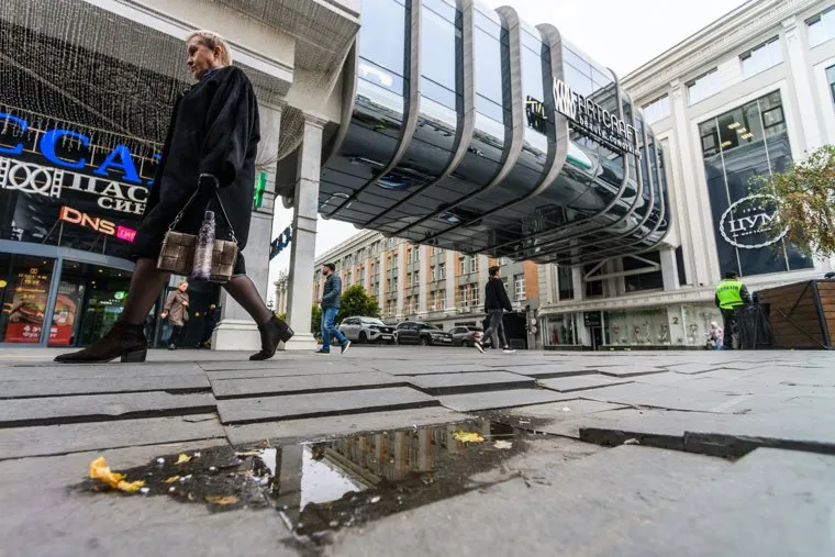 Пешеходная зона в Театральном переулке. Екатеринбург 