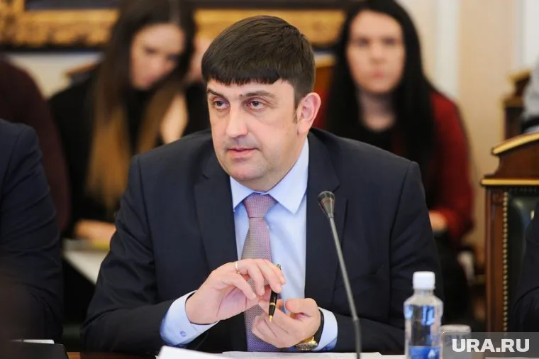 Экс-мэр Златоуста Максим Пекарский ушел в отставку досрочно