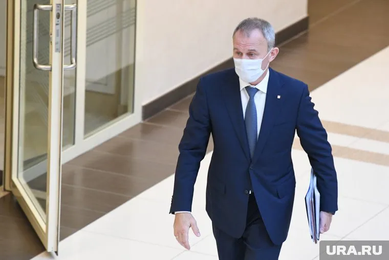 Олег Чемезов косвенно подтвердил, что занят решением проблемы: «Разбираемся»