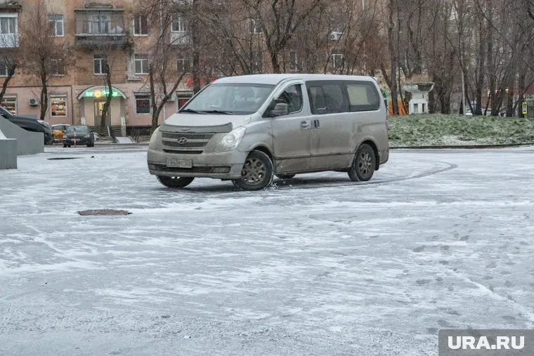 В Прикамье ГИБДД призывает водителей воздержаться от поездок из-за снега