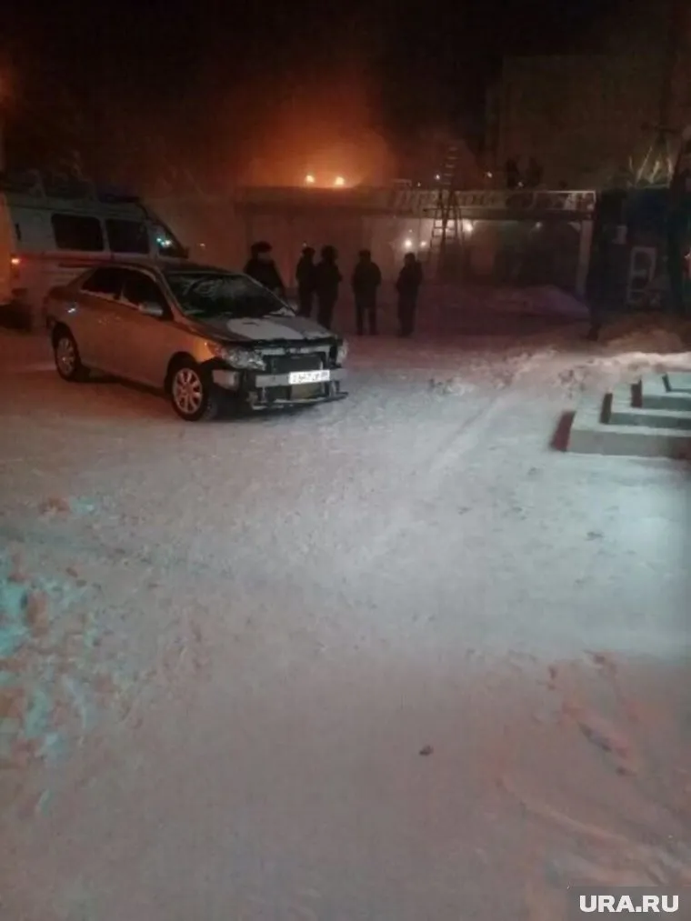 Еще вчера появились подозрения в том, что кафе подожгли. Но дознаватели назвали другую версию