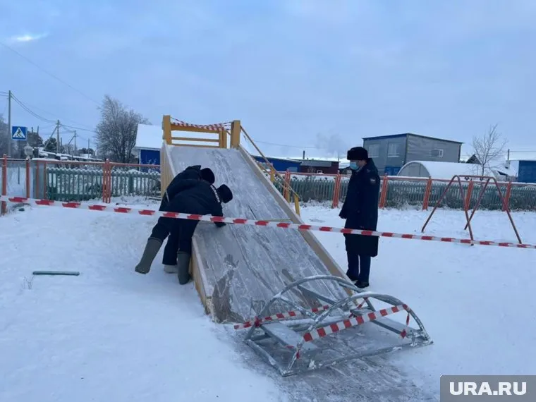 На месте происшествия проводится проверка