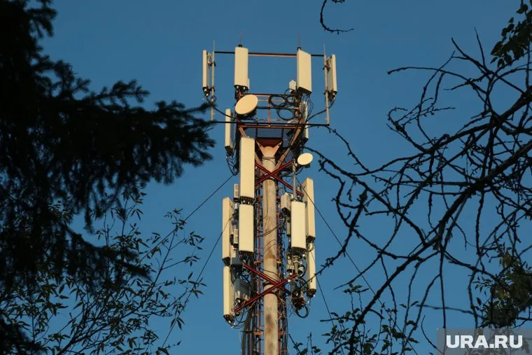 Жильцы дома боятся за свое здоровье из-за сотовых вышек