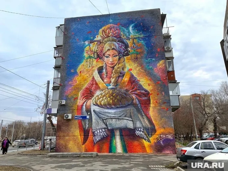 Граффити с изображением девушки, встречающей гостей, закрасили в ночь на 16 ноября