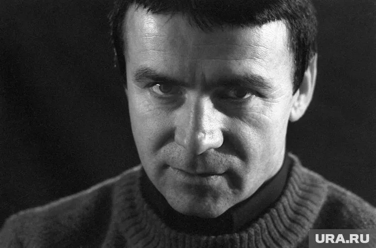 Анатолий Кашпировский известен своими гипнозами, якобы способными исцелять людей