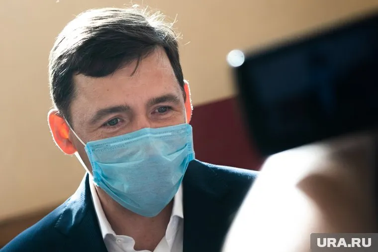Евгений Куйвашев сообщил, что масочный режим будет отменен после вакцинации
