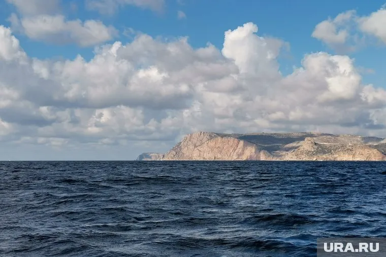 Два человека погибли в результате опрокидывания судна в порту Корсаков на Сахалине