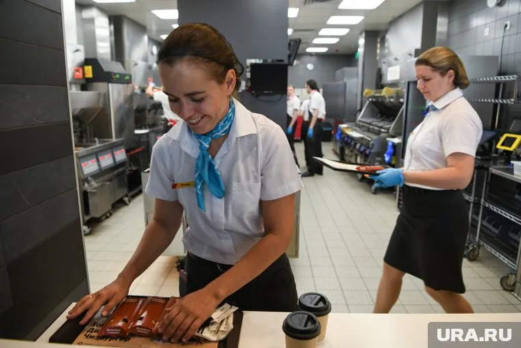 Только 19% трудоустроенных свердловчан боятся, что их уволят