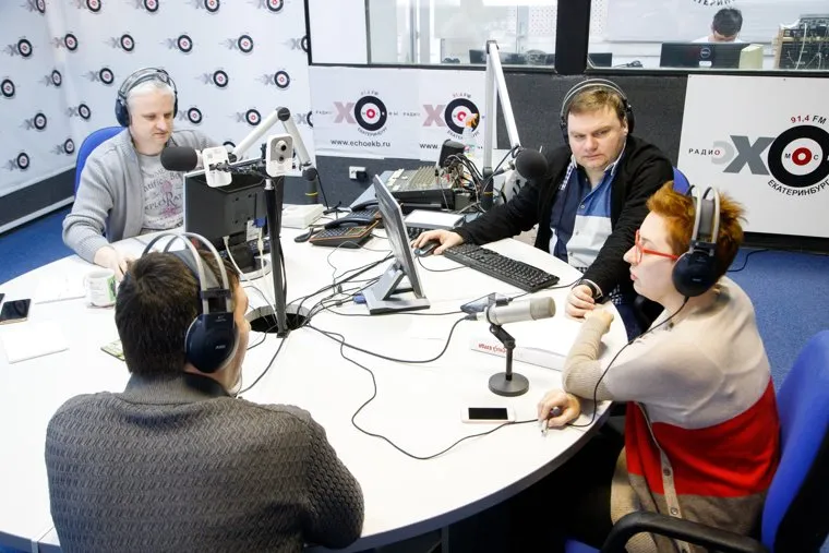 Московские радиоведущие «Эха Москвы» в гостях екатеринбургского филиала радиостанции. Екатеринбург, путинцев максим, эхо москвы, плющев александр, фельгенгауэр татьяна