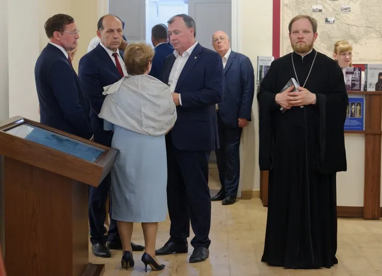 Патриарх Кирилл в Напольной школе. Свердловская область, Алапаевск, учайкина светлана, орлов алексей, креков павел, волков михаил, волков александр