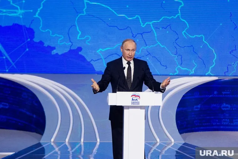 Владимир Путин поделится своим рейтингом с «Единой Россией»