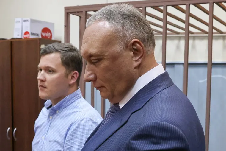 сенатор Савельев