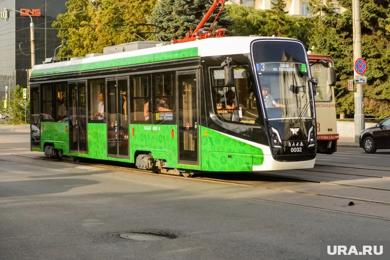 Трамваи вновь могут поворачивать на улицу Каслинская