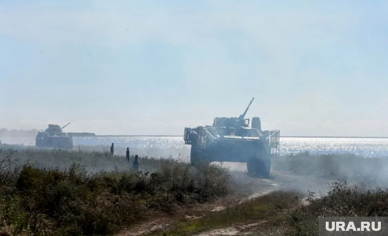 Форсирование Днепра является сложнейшей военной задачей, напомнил Юрий Чмутин