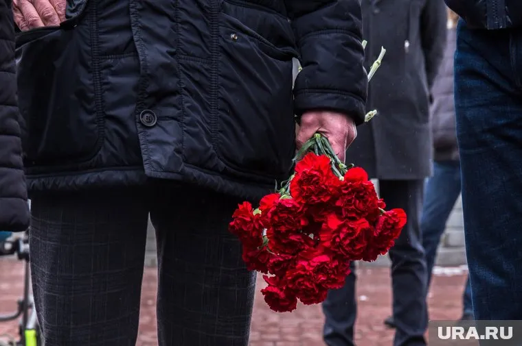 Вместе с жителями Кемерово скорбит вся страна