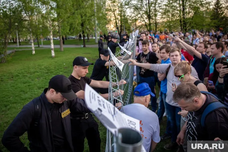 Спортсмены получили известность после разгона противников храма у театра драмы