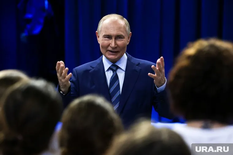 Владимир Путин поручил Минобороны вести надзор над разработкой и испытаниями ядерного оружия