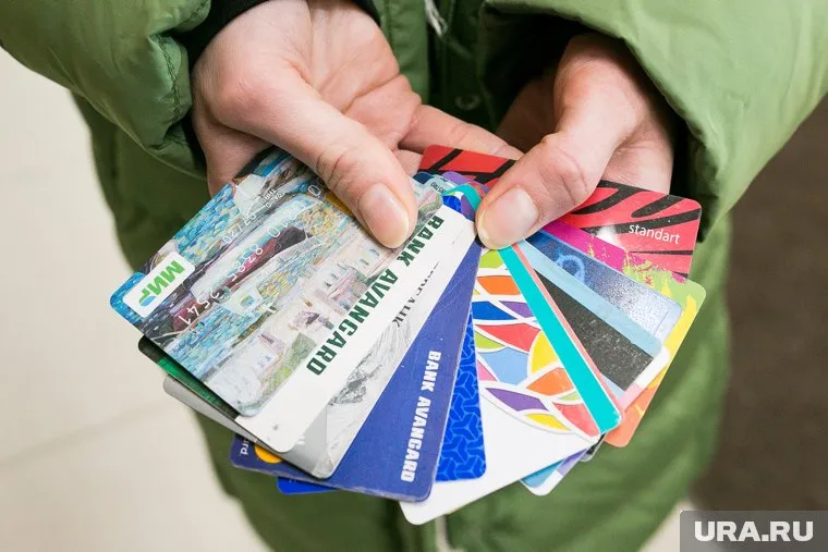 Мошенники требуют внести комиссию за прохождение опроса