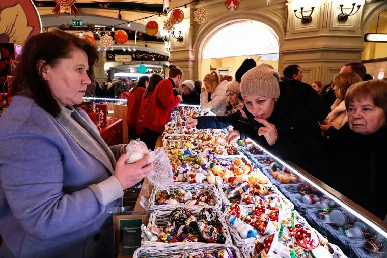 Украшенная предновогодняя Москва.