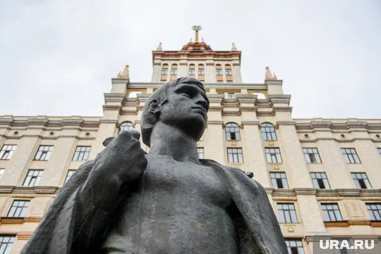 Выпускникам ЮУрГУ гарантировали работу на машиностроительном заводе