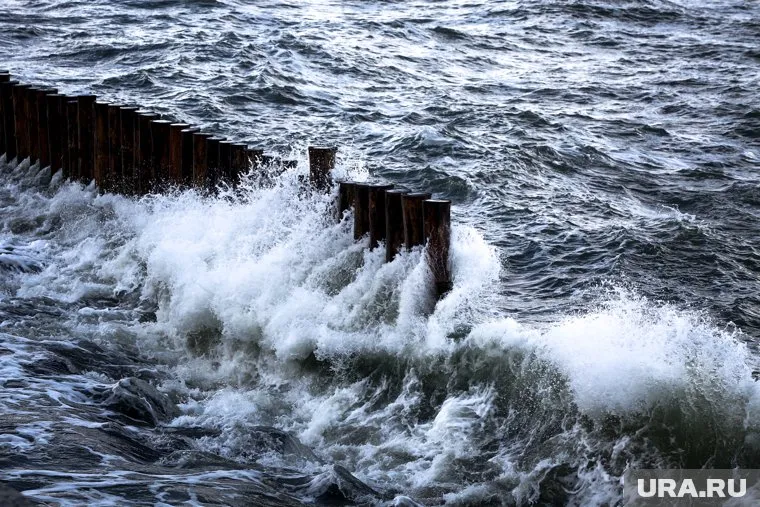 Цунами вызвано извержением подводного вулкана у островов Тонга (архивное фото)