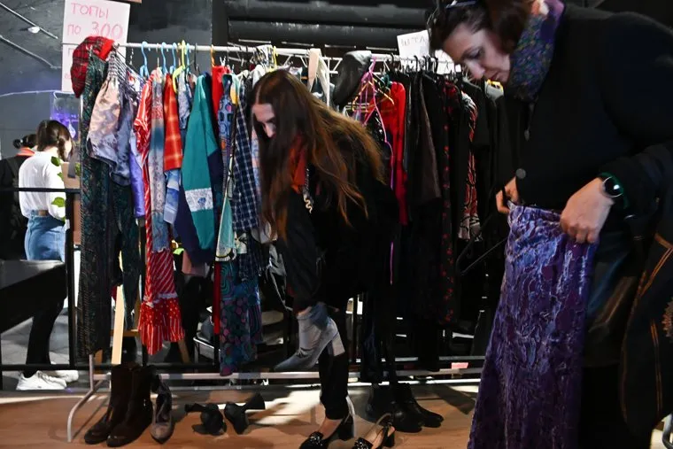 Казаки возле бара Intouch. Необр