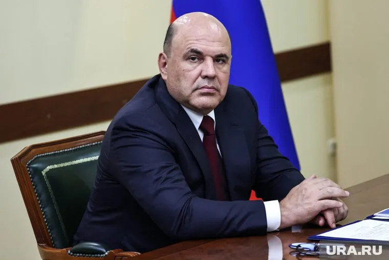 Нефтегазовые доходы РФ выросли почти наполовину, сообщил Михаил Мишустин