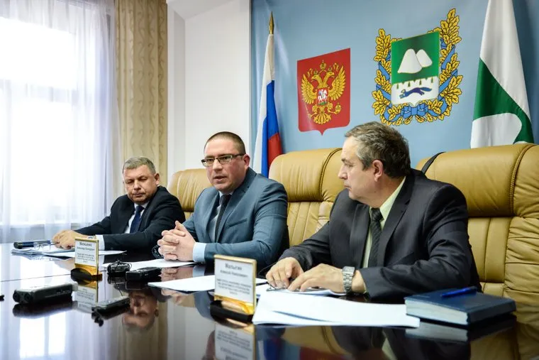 Пресс-конференция департаментастроительства, госэкспертизы и ЖКХ Курганскойобласти по итогам 2017 года. Курган, малыгин алексей, зубарев сергей, милишенко александр