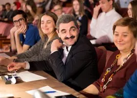 Продвигал КВН в Осе и снялся в «Реальных пацанах»: чем известен пермский депутат Бежанян