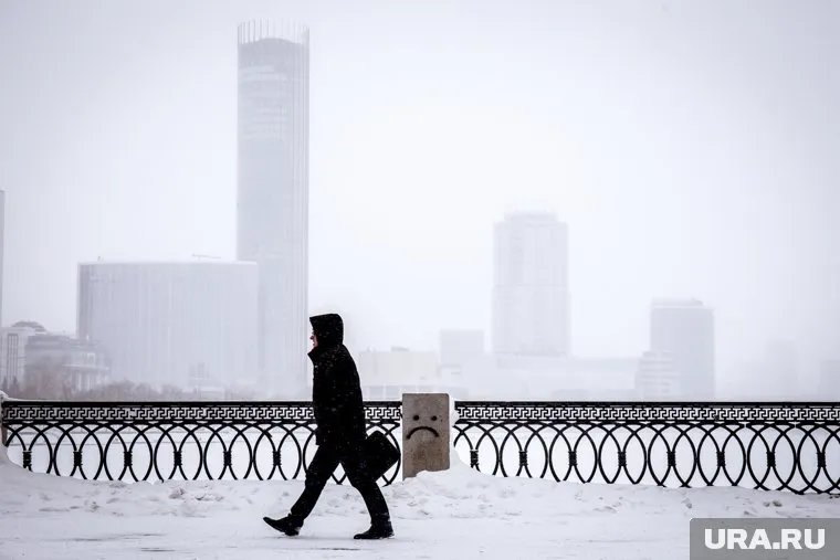 Районы Екатеринбурга окутал дым из-за тлеющей свалки