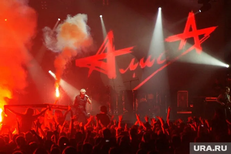 Рокеры приедут на Урал лишь в следующем году