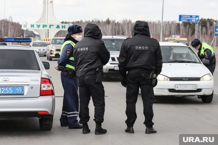 На въезде в Курганскую область продолжит дежурить полиция