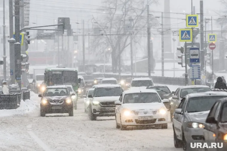 Главы округов Тюмени попросили жителей города быть аккуратными на дорогах в 2024 году