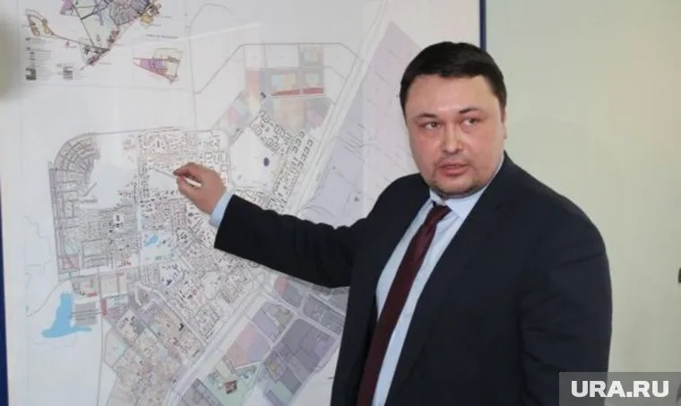 Владимир Спиридонов
пока работает главным архитектором Ноябрьска