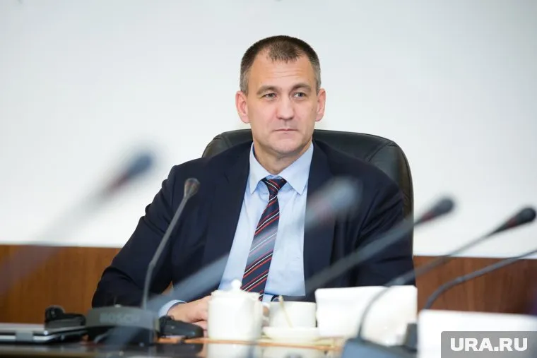 Глава Сургутского района Андрей Трубецкой в очередной раз остался без пиарщика