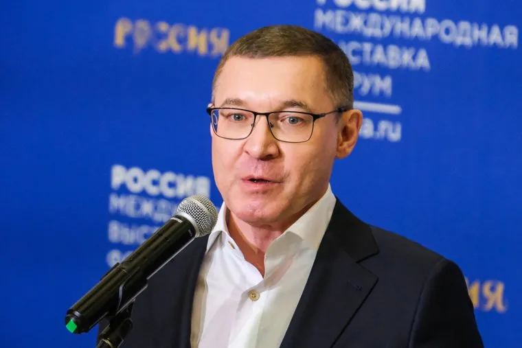 Алексей Текслер и Владимир Якушев на выставке "Россия" на ВДНХ. Москва