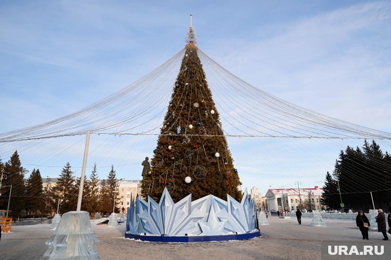 В Кургане начали готовиться к Новому году. Фото