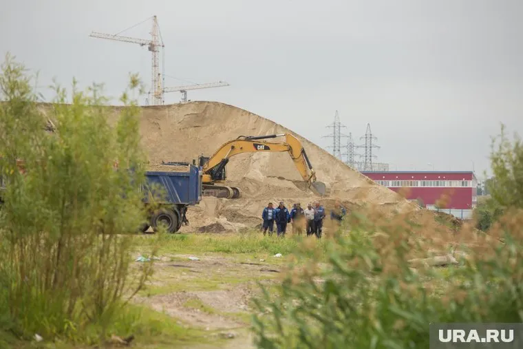 Технику предприимчивый уралец вывез с песчаного карьера (фото из архива)