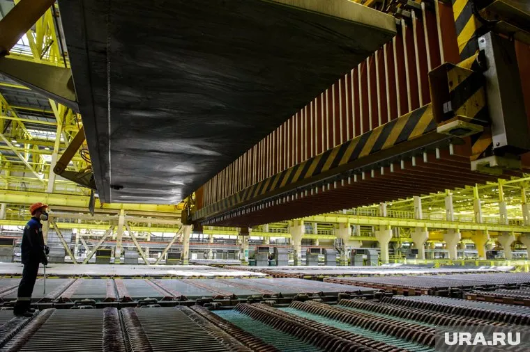 С 2017 года заводом управляла «дочка» холдинга — УГМК-ОЦМ