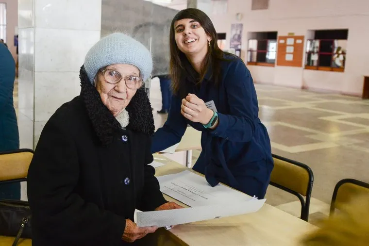 ВЫБОРЫ 2018. День голосования в Челябинске, пенсионер, старушка, выборы 2018, избирательный участок