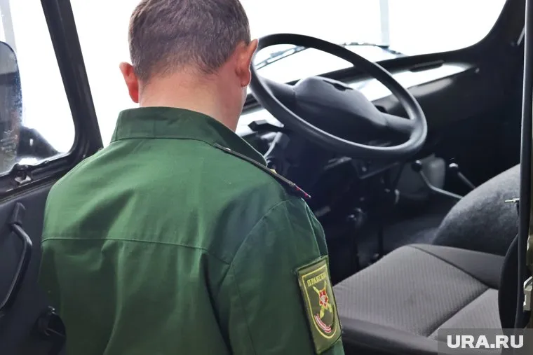 Сенатор Исаков передал УАЗ своему ученику в зоне СВО