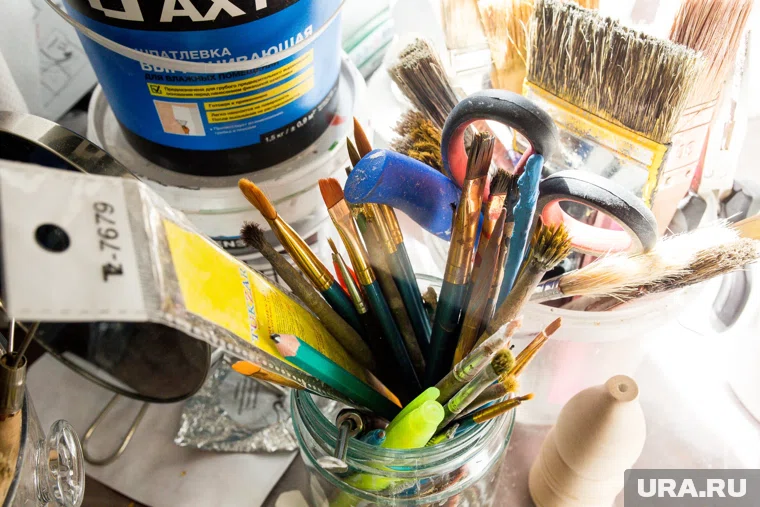 Картины для выставки предварительно оценивал выставочный комитет