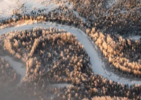 Буровая компания устроила разлив нефти на реке в ЯНАО