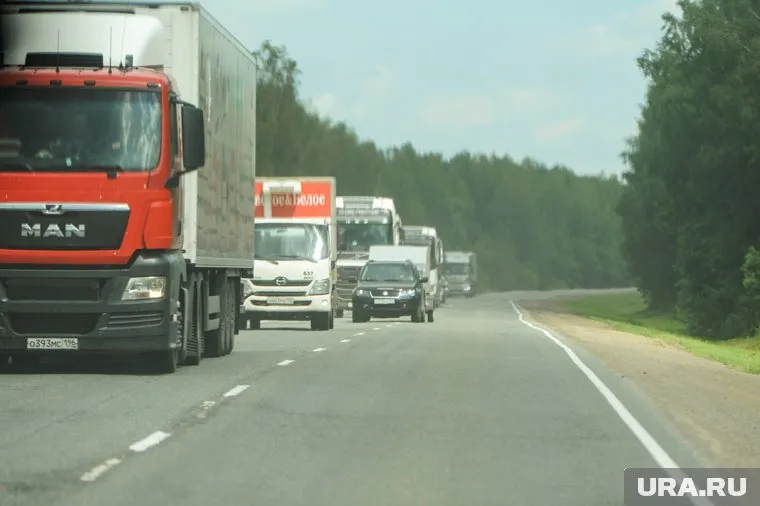 Дороги для большегрузов закрыты на четыре часа